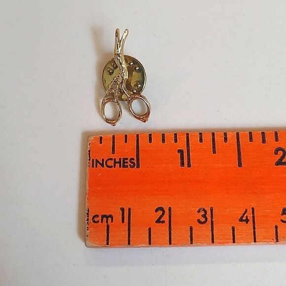 Miniature Gold Crane Scissor Lapel Pin Tie Tack Vintage Unisex - Picture 7 of 8